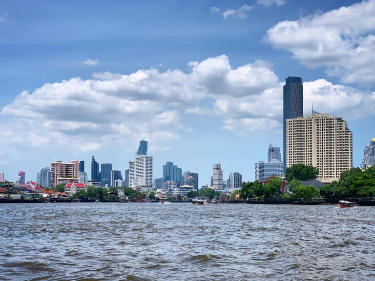 ปากเกร็ด-เมืองทอง: เช็คอินที่เที่ยวสุดฮิป อินสไปร์การแต่งบ้านสไตล์มินิมอล ทริปนี้มีครบ!