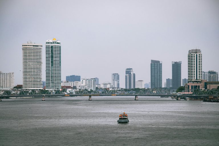 ปากเกร็ด-เมืองทอง: เช็คอินแลนด์มาร์กฮิต! พร้อมไอเดียแต่งบ้านสไตล์มินิมอลให้บ้านน่าอยู่