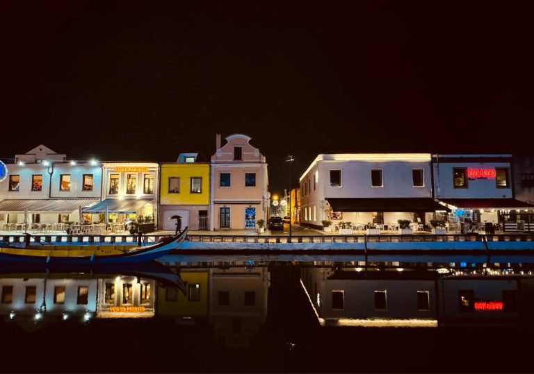 ปากเกร็ด & เมืองทอง: สัมผัสเสน่ห์เมืองริมน้ำ ช็อป ชิม ชิลล์ พร้อมไอเดียแต่งบ้านสไตล์คนรุ่นใหม่