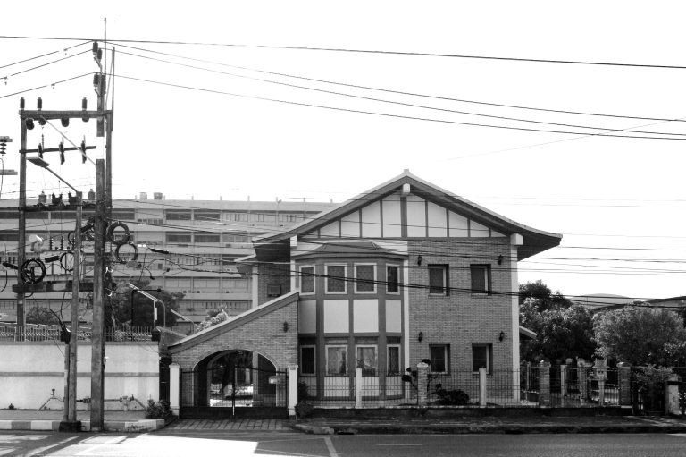 ปากเกร็ด & เมืองทอง: เช็คอินคาเฟ่สุดฮิป ชวนแต่งบ้านสไตล์ใหม่ ให้ชีวิตคูลกว่าใคร!